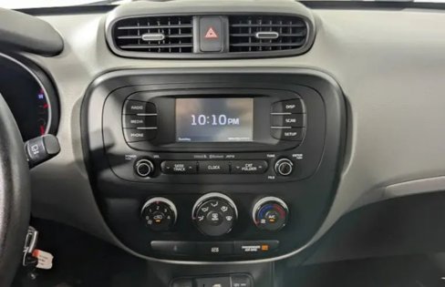 Used 2023 Kia Soul LX image 13