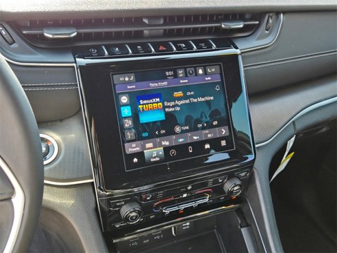 Certified 2024 Jeep Grand Cherokee Altitude image 23