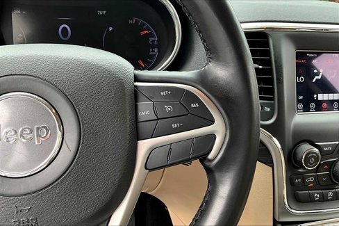 Used 2021 Jeep Grand Cherokee Laredo image 23