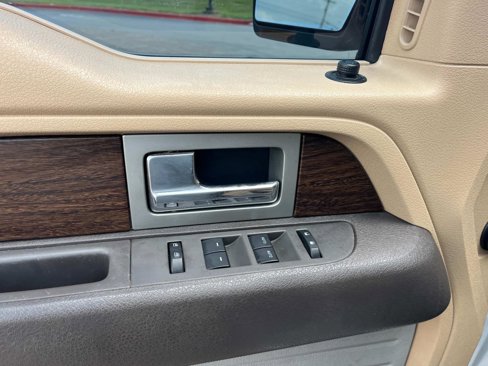 Used 2014 Ford F150 Lariat w/ Lariat Chrome Package image 14