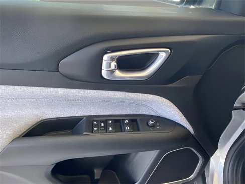 Certified 2024 Jeep Compass Latitude image 14