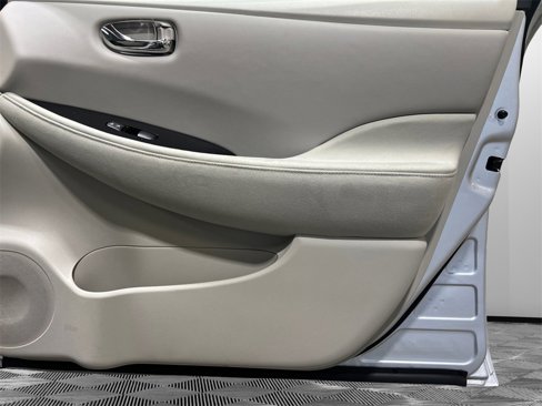 Used 2017 Nissan Leaf SV image 14