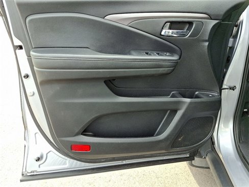 Used 2020 Honda Ridgeline Sport image 12