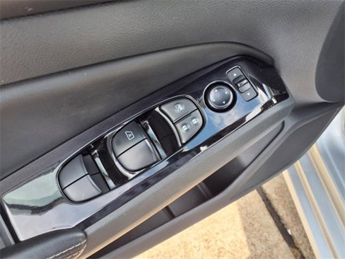 Used 2023 Nissan Altima 2.5 SV image 18