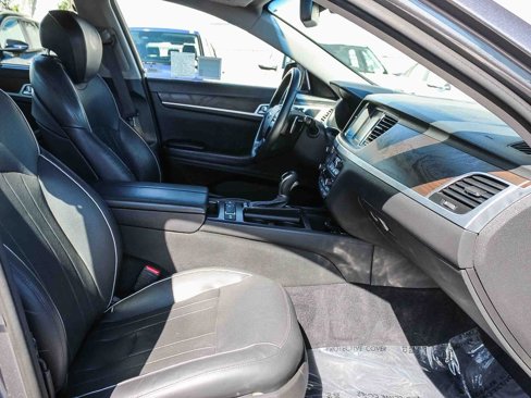 Used 2015 Hyundai Genesis 5.0 image 17
