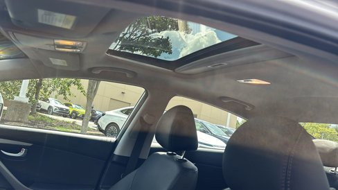 Used 2014 Hyundai Elantra Limited w/ Option Group 03 image 26