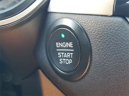Used 2020 Ford Escape SE image 28