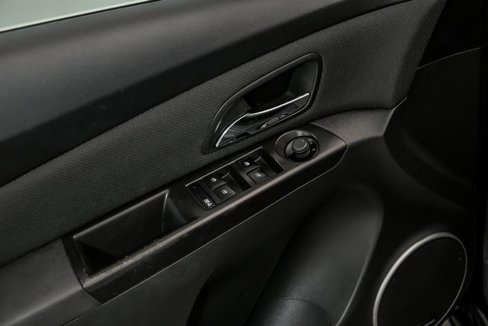 Used 2013 Chevrolet Cruze LT image 8