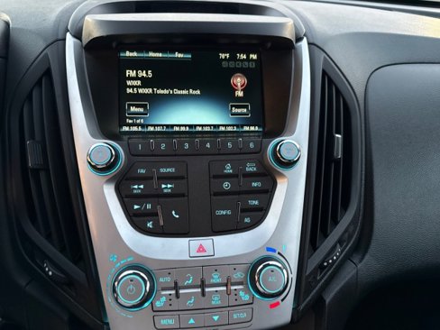 Used 2016 Chevrolet Equinox LTZ w/ Enhanced Convenience Package image 18