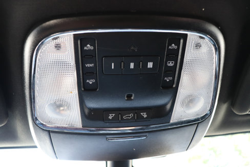 Used 2020 Jeep Grand Cherokee Limited w/ Luxury Group II image 48