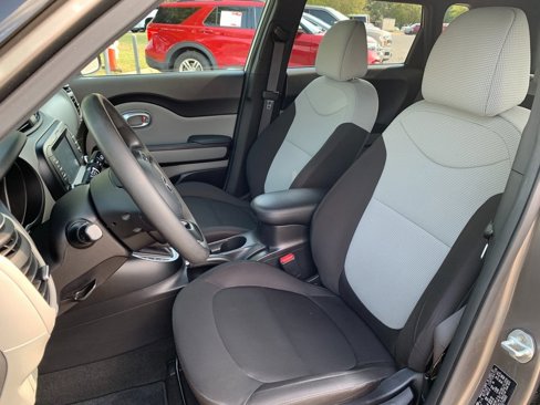Used 2018 Kia Soul w/ Convenience Package image 19