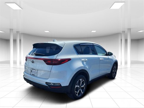 Certified 2022 Kia Sportage LX image 3