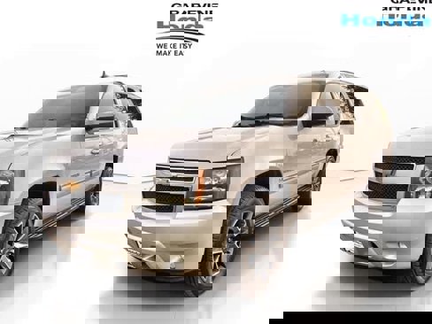Used 2014 Chevrolet Suburban LT image 1