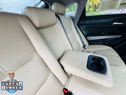 Used 2014 Honda Crosstour EX image 16