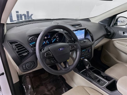 Used 2017 Ford Escape SE w/ Equipment Group 201A image 9