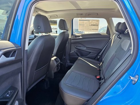 New 2025 Volkswagen Taos SE image 23