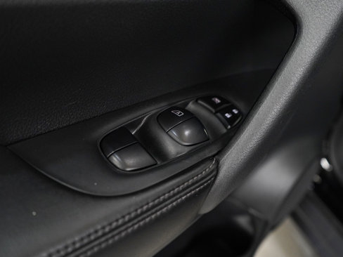 Used 2020 Nissan Rogue SV image 19
