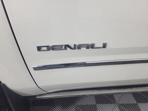 Used 2016 GMC Yukon Denali w/ Open Road Package image 5