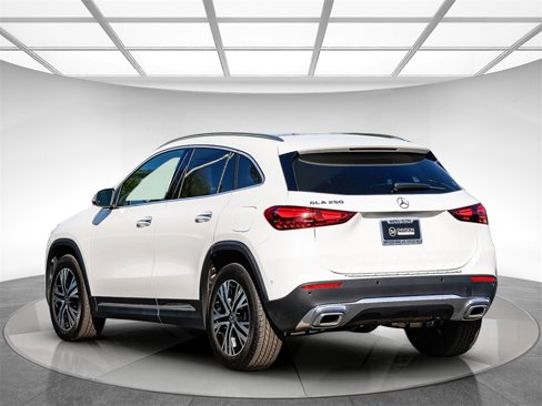 Used 2025 Mercedes-Benz GLA 250 image 2