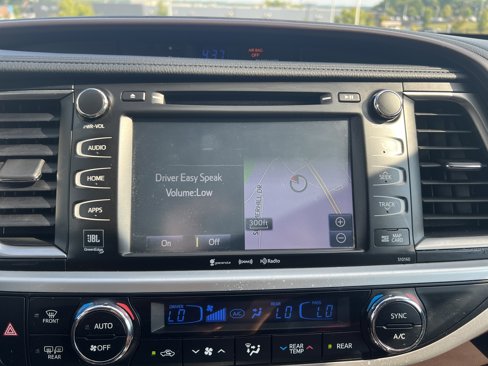 Used 2016 Toyota Highlander Limited image 23