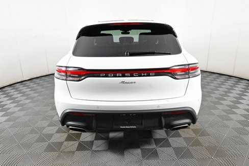 Certified 2025 Porsche Macan image 31