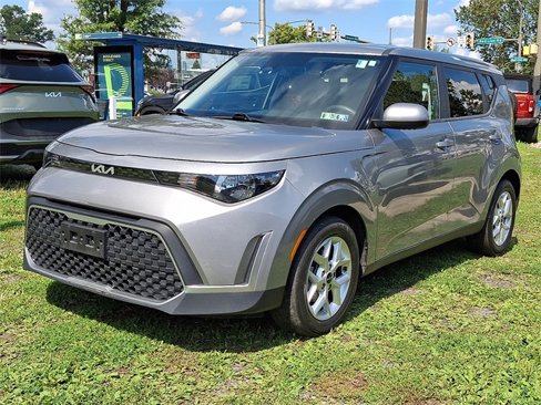 Certified 2023 Kia Soul S image 3