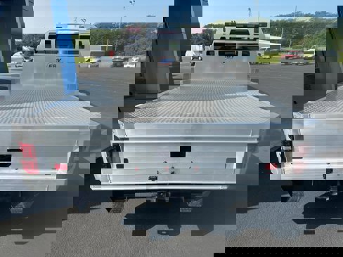 Used 2020 GMC Sierra 3500 SLE w/ SLE Convenience Package image 9