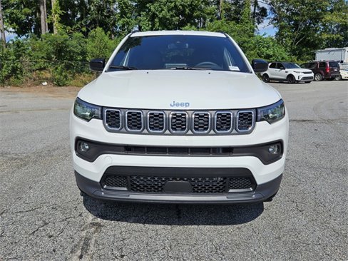 New 2025 Jeep Compass Latitude image 2