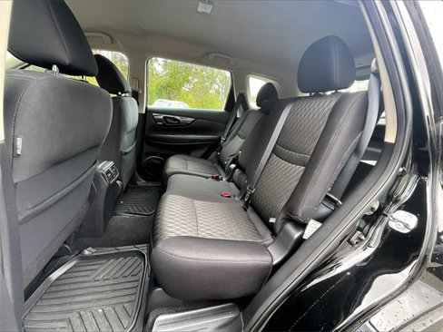 Used 2019 Nissan Rogue S image 21