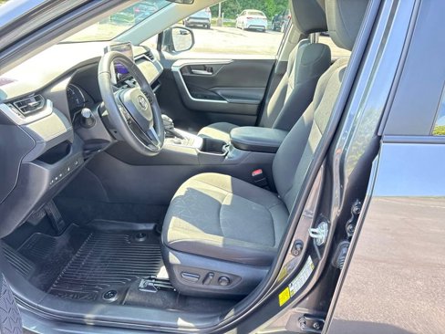 Used 2023 Toyota RAV4 XLE image 9