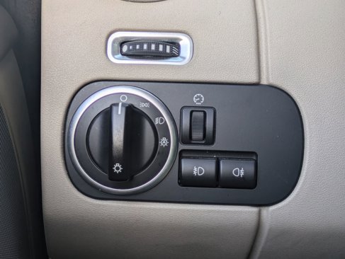 Used 2016 Land Rover LR4 HSE image 17