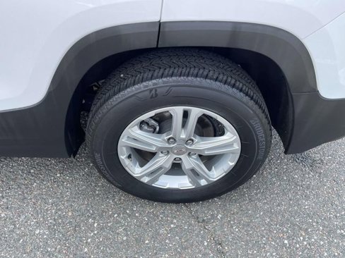 Used 2022 GMC Terrain SLE w/ Driver Convenience Package image 10