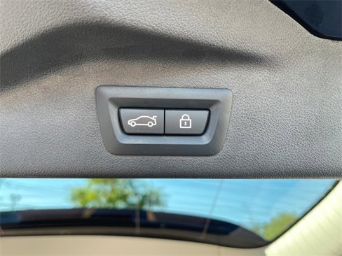 Certified 2023 BMW X7 xDrive40i w/ Parking Assistance Package image 17