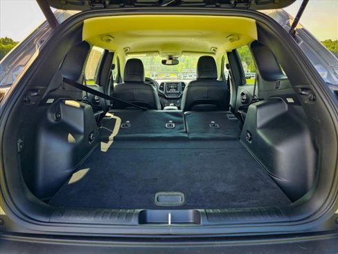 Certified 2021 Jeep Cherokee Latitude Lux w/ Comfort/Convenience Group image 36