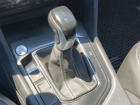 Used 2022 Volkswagen Tiguan SE w/ Panoramic Sunroof Package image 26