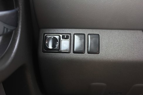 Used 2008 Nissan Xterra S image 31