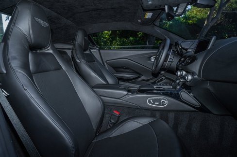 Used 2020 Aston Martin V8 Vantage Coupe image 13