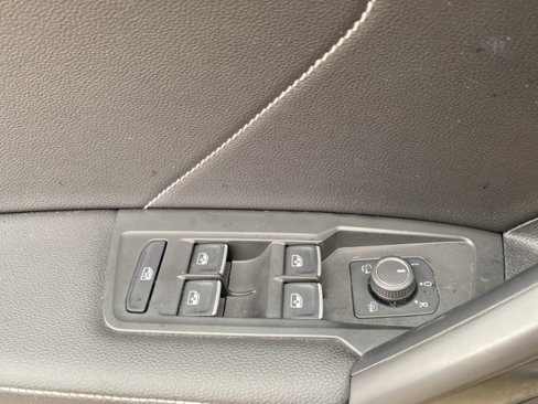 Used 2022 Volkswagen Tiguan SEL R-Line image 33