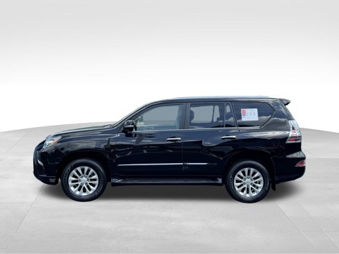 Used 2016 Lexus GX 460 image 2