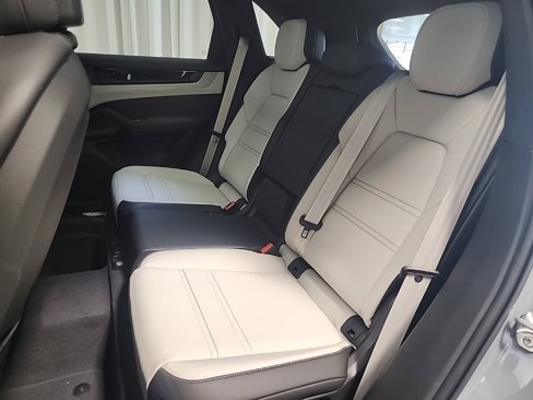New 2025 Porsche Cayenne image 20