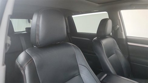 Used 2017 Toyota Highlander XLE image 10