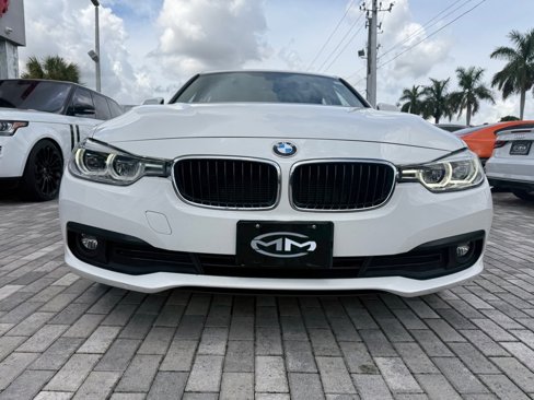 Used 2018 BMW 320i Sedan image 2