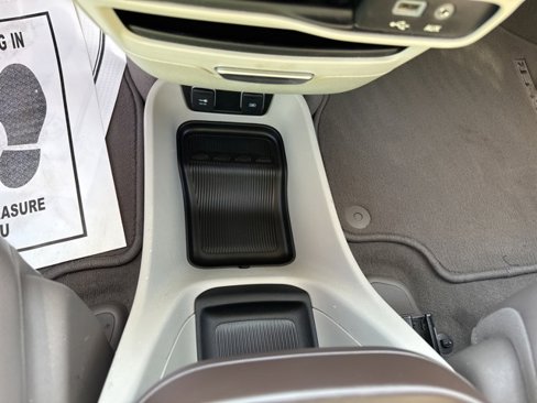 Used 2017 Chrysler Pacifica Touring-L image 13