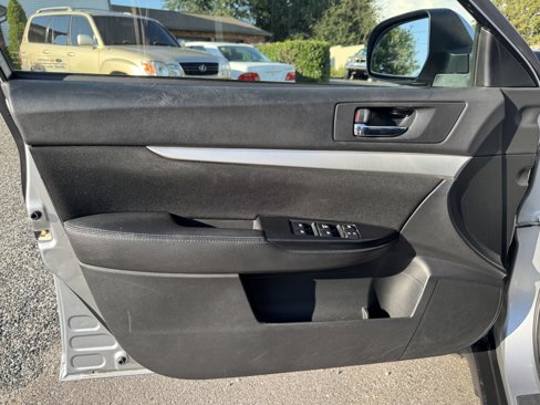 Used 2014 Subaru Outback 2.5i Premium image 8