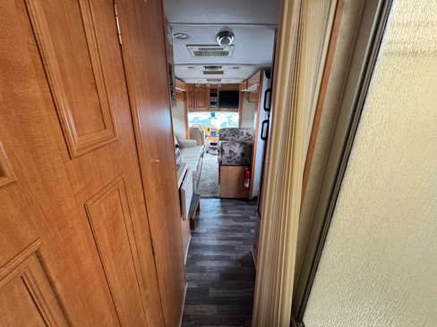 Used 2006 Ford E-450 and Econoline 450 image 28