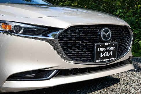 Used 2022 MAZDA MAZDA3 s image 28