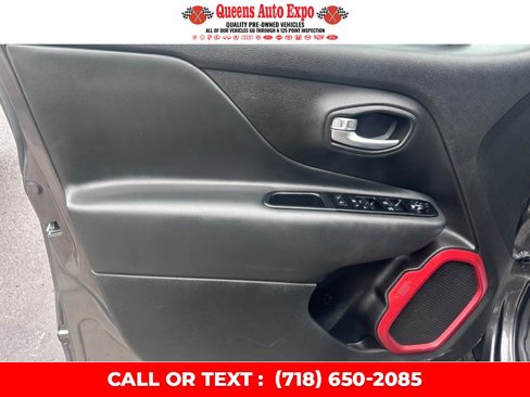 Used 2021 Jeep Renegade Trailhawk image 11