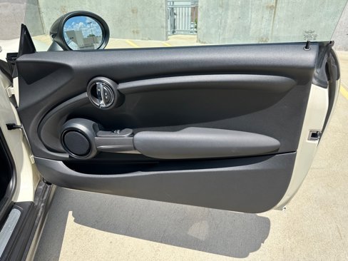 Used 2016 MINI Cooper 2-Door Hardtop image 22