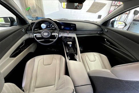 Used 2024 Hyundai Elantra Limited image 3