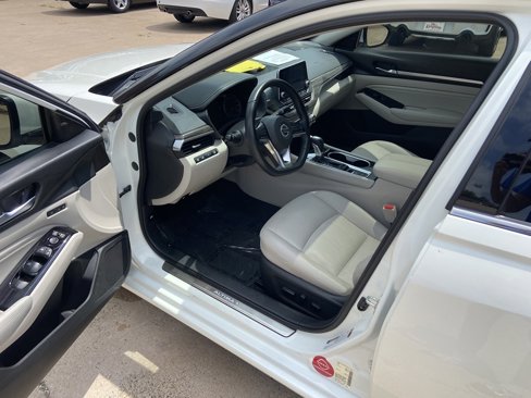 Used 2020 Nissan Altima 2.0 Platinum image 13